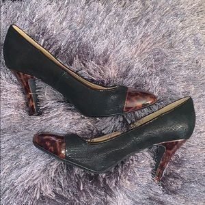 Söfft Women’s Heels w Cheetah Print accent, size 9